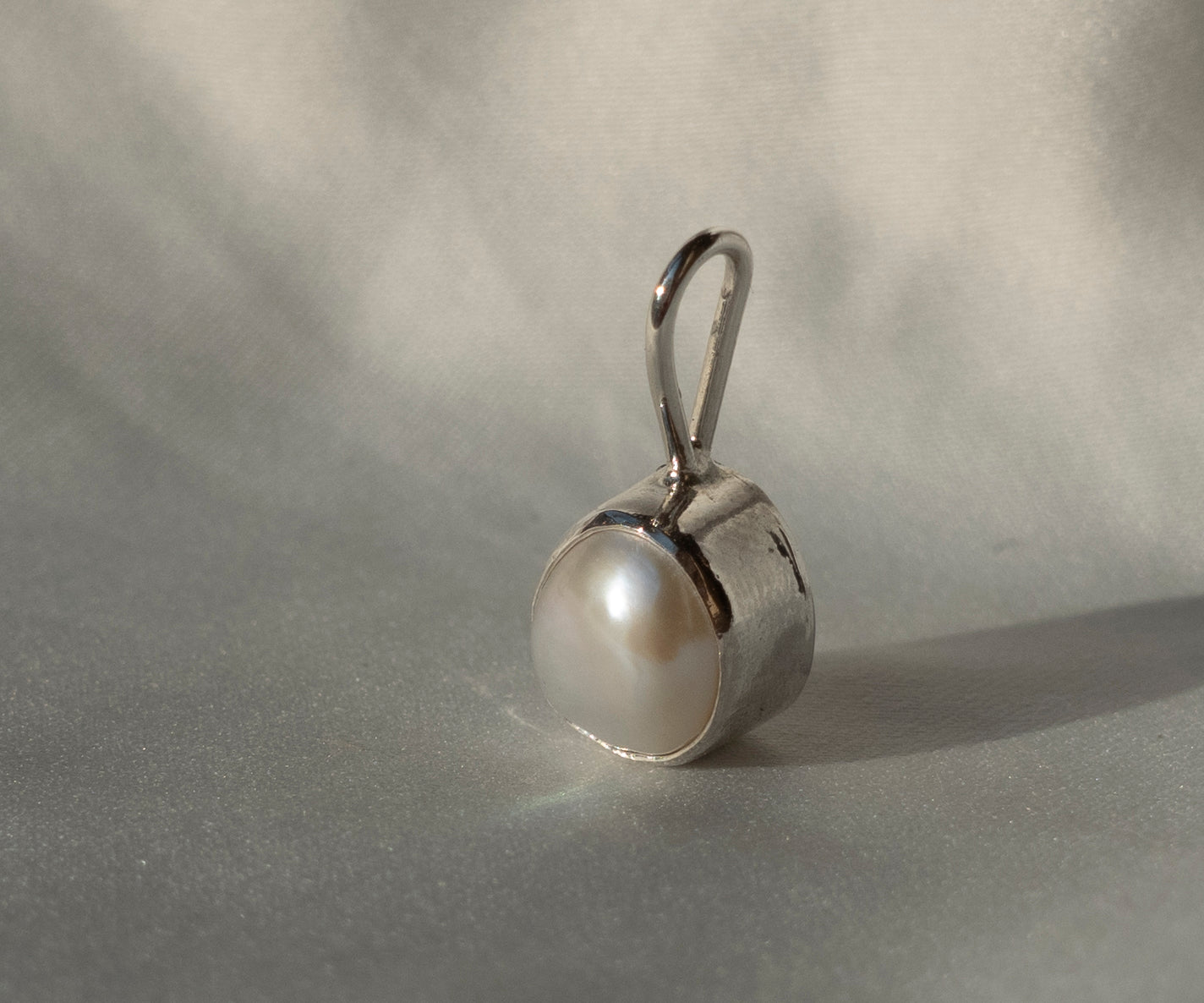CLOUDY – Perlanhänger aus recyceltem Silber oder Gold