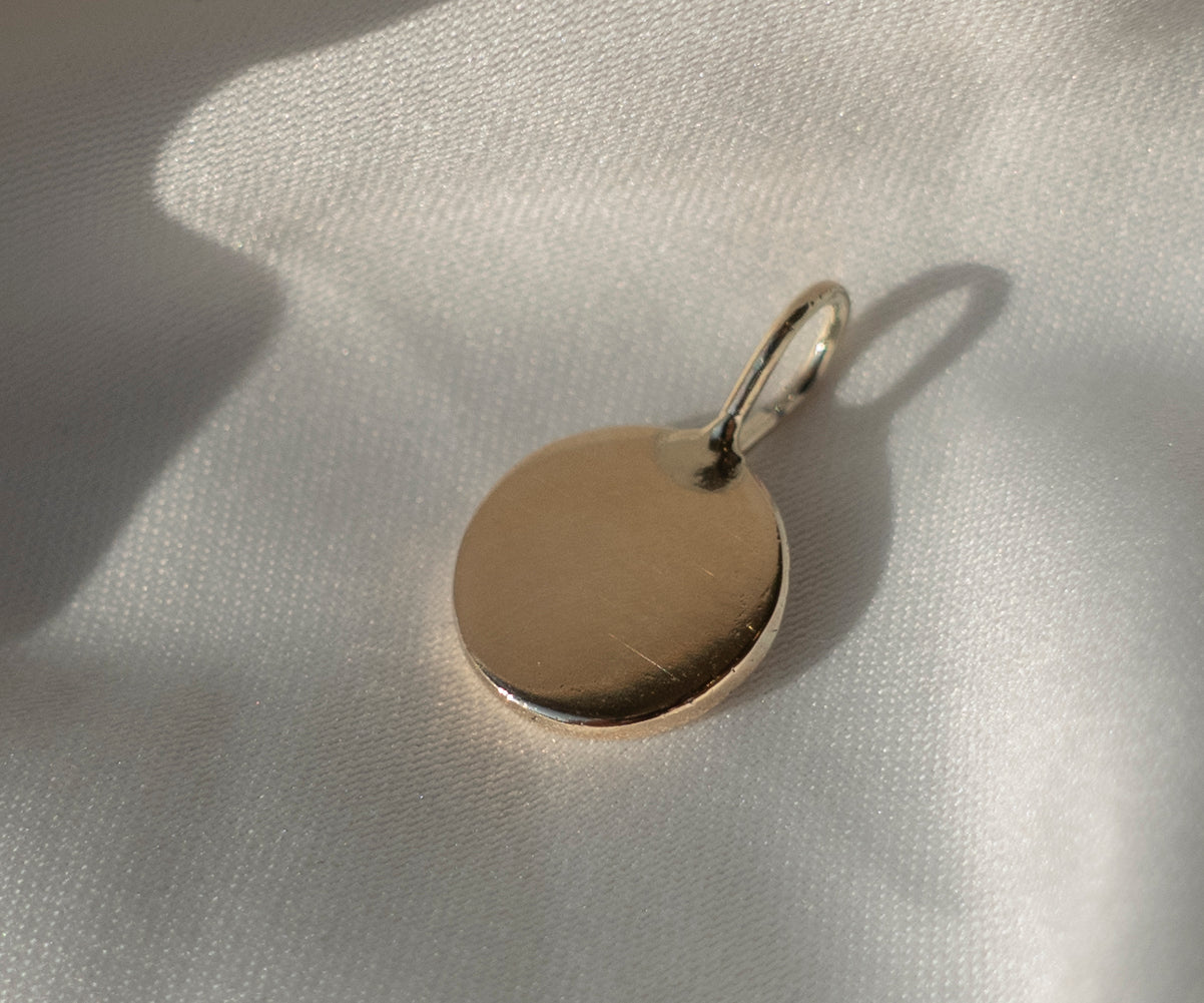 THEIDA – Anhänger aus recyceltem Gold