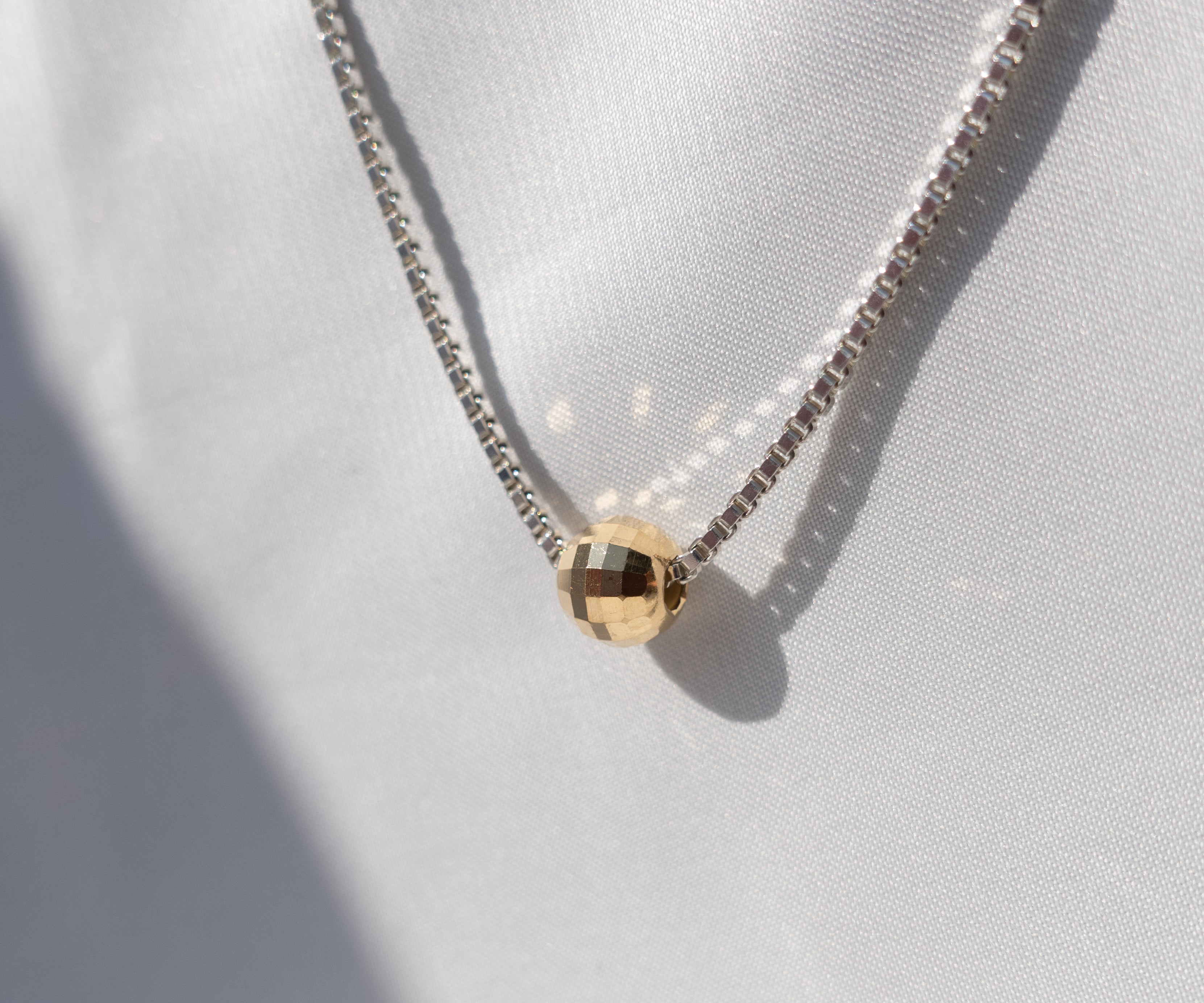 DIONA MAXI – Kette mit großer Discokugel