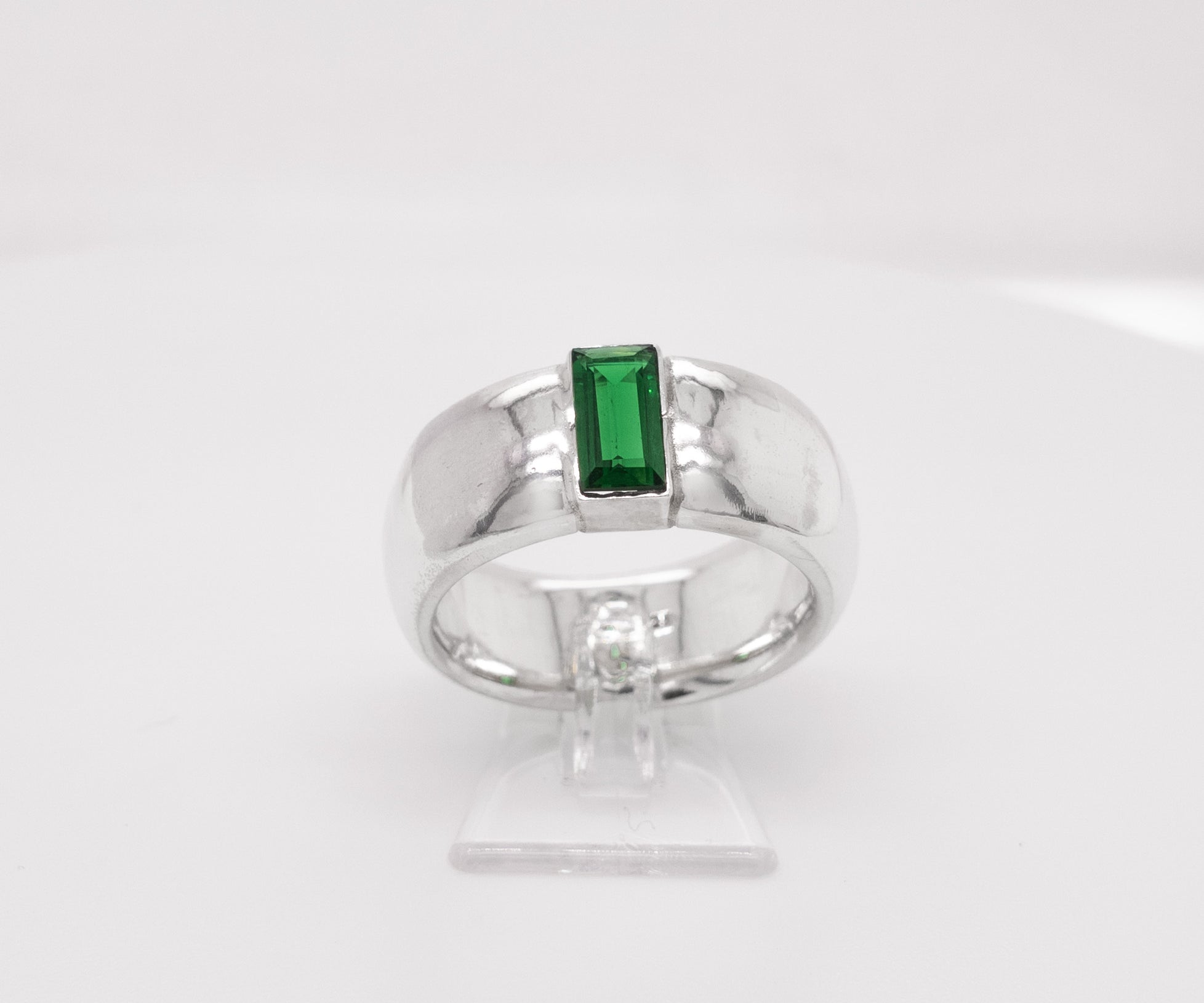 HEDDA – Ring mit grünem Zirkonia