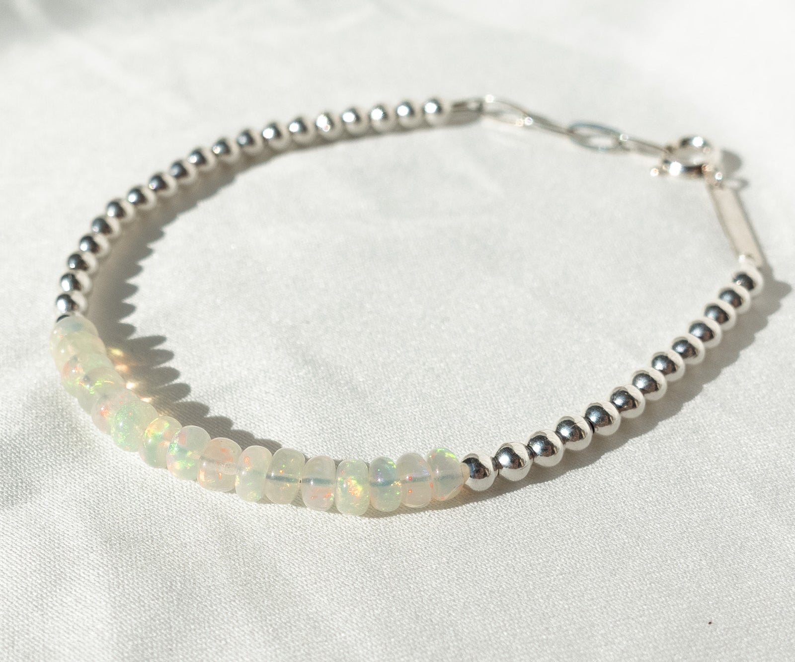 NEBULA – Armband mit Opalen