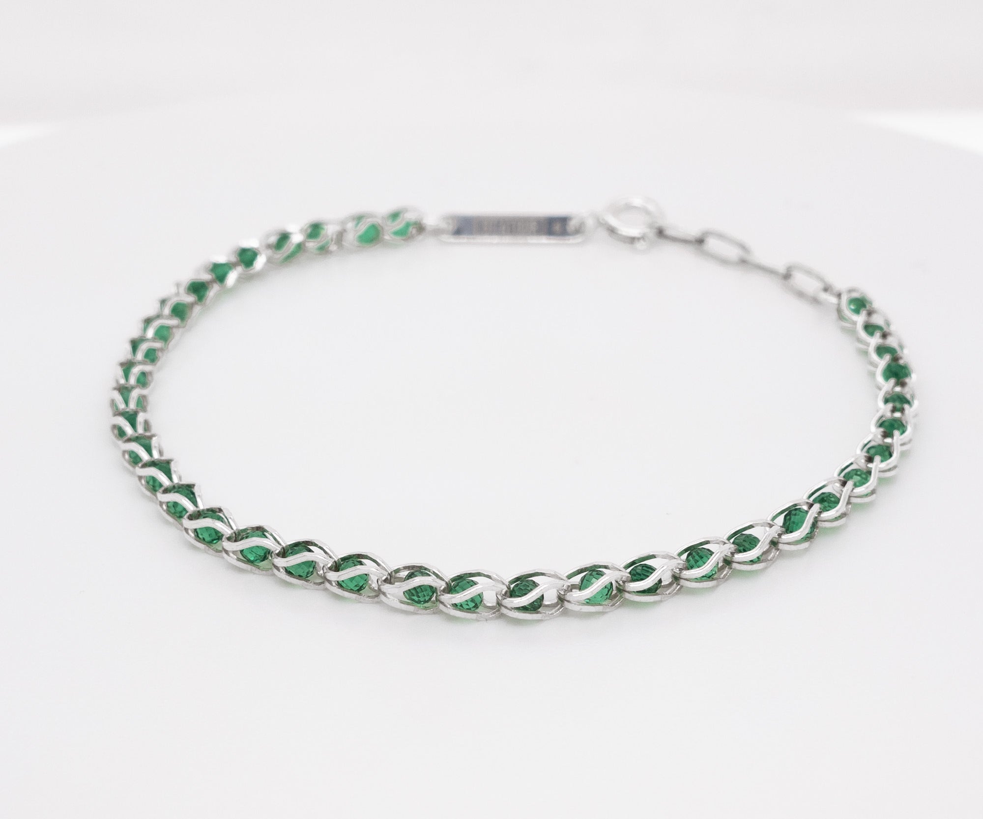 NIKA BOLD - Armband mit grünen Steinen