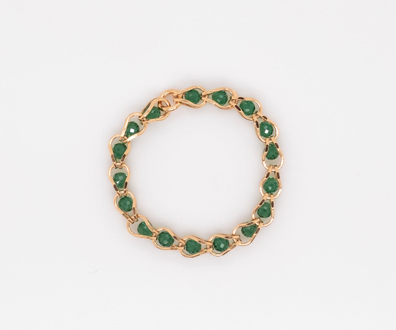 NIKA BOLD – Ring mit grünen Steinen