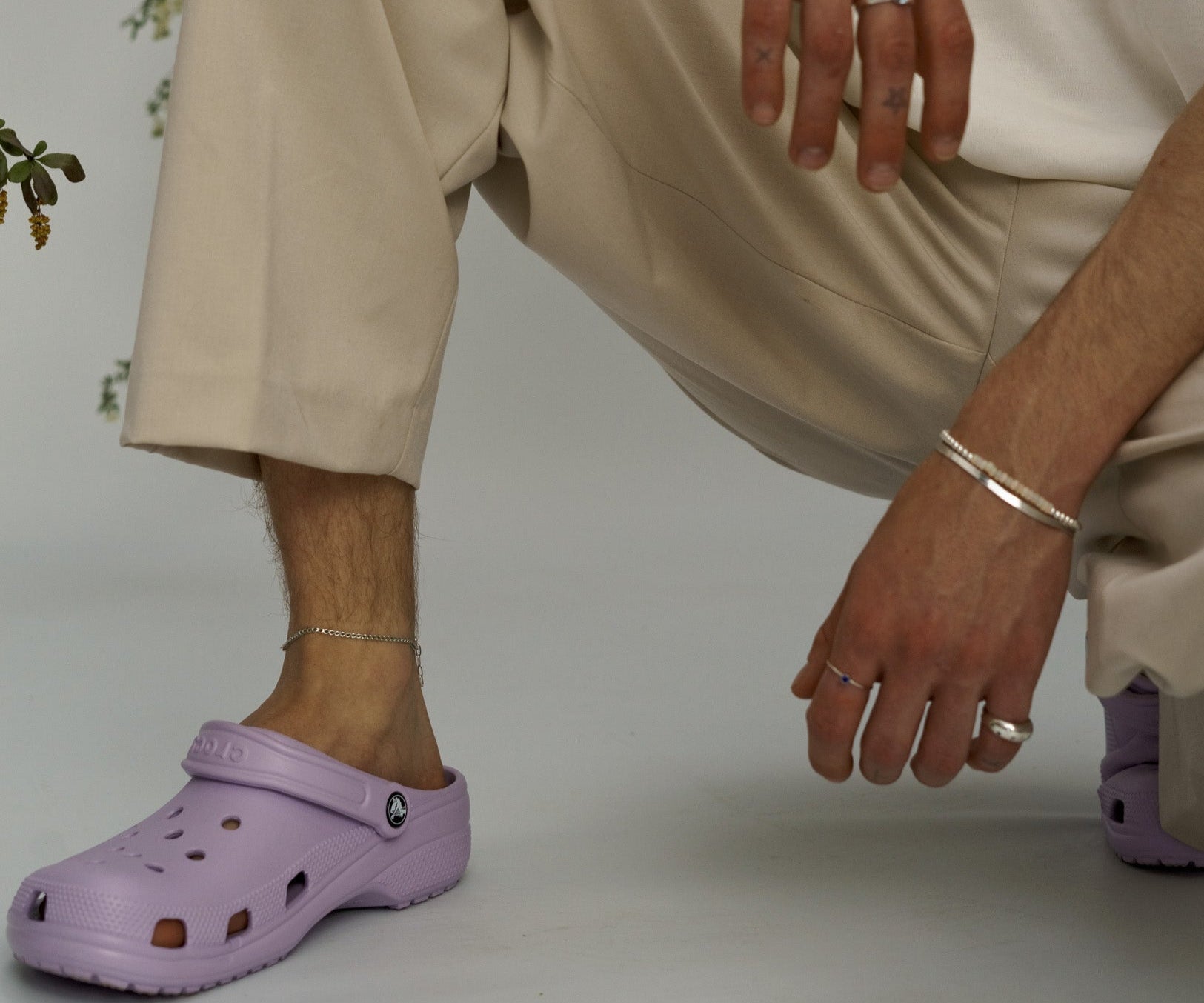 NIKA THIN - Armband mit grünen Steinen