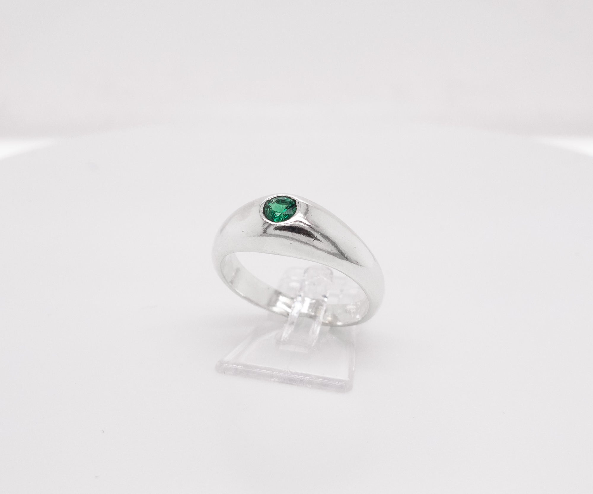 ONA – Ring mit grünem Zirkonia