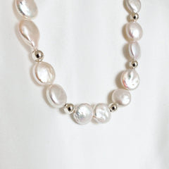 AURORA – Halsband mit Perlen